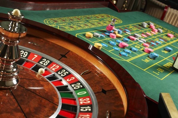 slot 303 Number Games interface showing digit selection and draw schedule